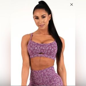 Sports Bra And Scrunch Bottom - Leopard Purple